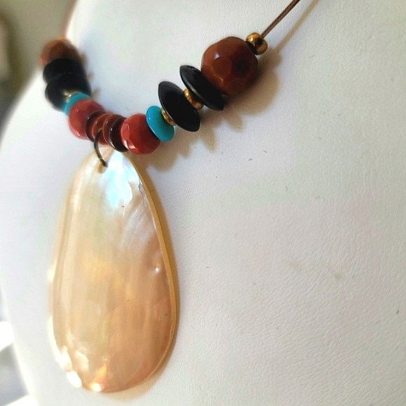 Waterline Agate-Hand-Polished Pendant Bead Necklace 9" - Picture 2 of 4